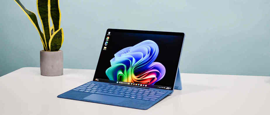 "معرفی جامع Surface Pro 11 با پردازنده Snapdragon X Plus: محصولی با کارایی بالا و قیمت بی‌رقیب در ایده رایان"